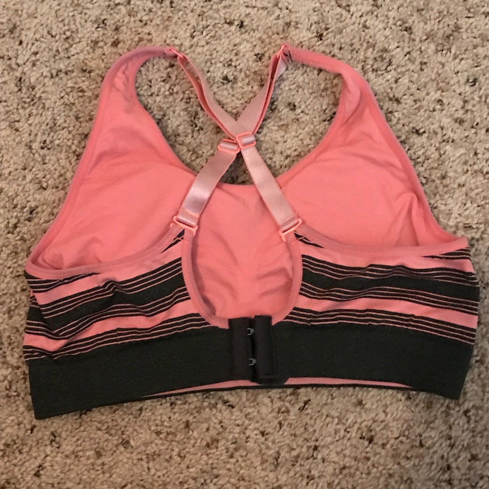 sports bra